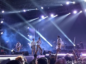 Nostalgia Musik Bandung di Panggung Timeless Project