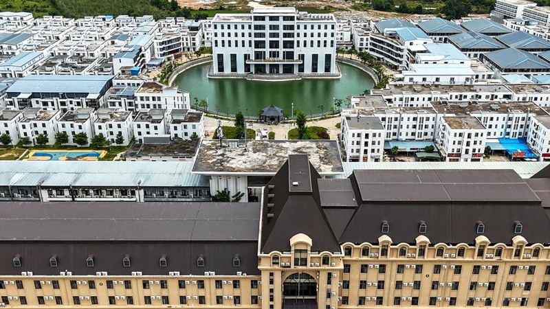 Lokasi Legend Innovation Co., Ltd., juga dikenal sebagai Meun Chey Commercial City atau Legend Park, yang terkait dengan operasi penipuan daring dan pelanggaran kerja paksa, di desa Tbong Wat, komune Krabao, distrik Komchay Mea, provinsi Prey Veng, Kamboja, Senin (21/9/2026). (REUTERS/Soveit Yarn)