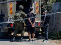 Biadab! Potret Militer Israel Serbu Desa di Tepi Barat, Bekuk Warga