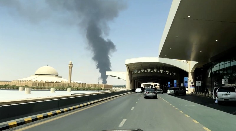 Ribuan warga Barcelona turun ke jalan pada Minggu (20/9/2026) untuk memprotes rencana perluasan Bandara Barcelona-El Prat yang dinilai dapat mengancam lingkungan dan memperburuk dampak perubahan iklim. (Tangkapan Layar Video Reuters/)