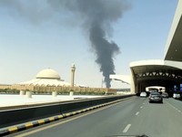 Ribuan warga Barcelona turun ke jalan pada Minggu (20/9/2026) untuk memprotes rencana perluasan Bandara Barcelona-El Prat yang dinilai dapat mengancam lingkungan dan memperburuk dampak perubahan iklim. (Tangkapan Layar Video Reuters/)