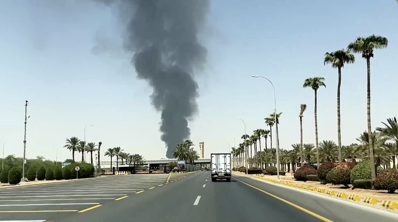 Ribuan warga Barcelona turun ke jalan pada Minggu (20/9/2026) untuk memprotes rencana perluasan Bandara Barcelona-El Prat yang dinilai dapat mengancam lingkungan dan memperburuk dampak perubahan iklim. (Tangkapan Layar Video Reuters/)