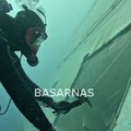 Tim penyelam Basarnas Special Group (BSG) berhasil menemukan satu korban KM Virgo Transport 8 yang tenggelam di perairan Laut Jawa, Kalimantan Selatan, pada Minggu (20/9/2026). (Dok. Basarnas)