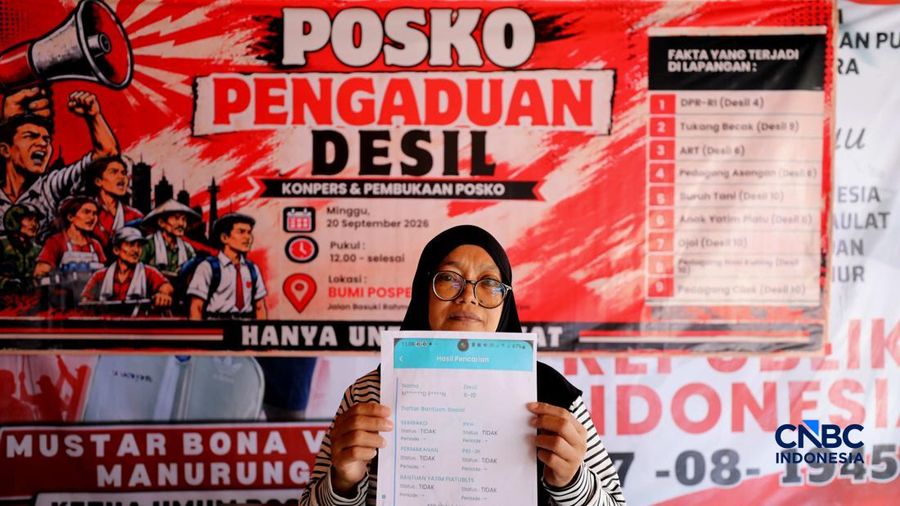 Warga mendatangi Posko Pengaduan Desil di Bumi Pospera, Jakarta, Senin (21/9/2026).