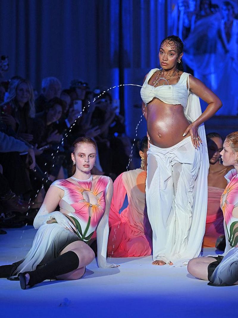 Kontroversi Gaya Leigh-Anne Pinnock di LFW, Pakai Baju dengan Efek ASI Keluar