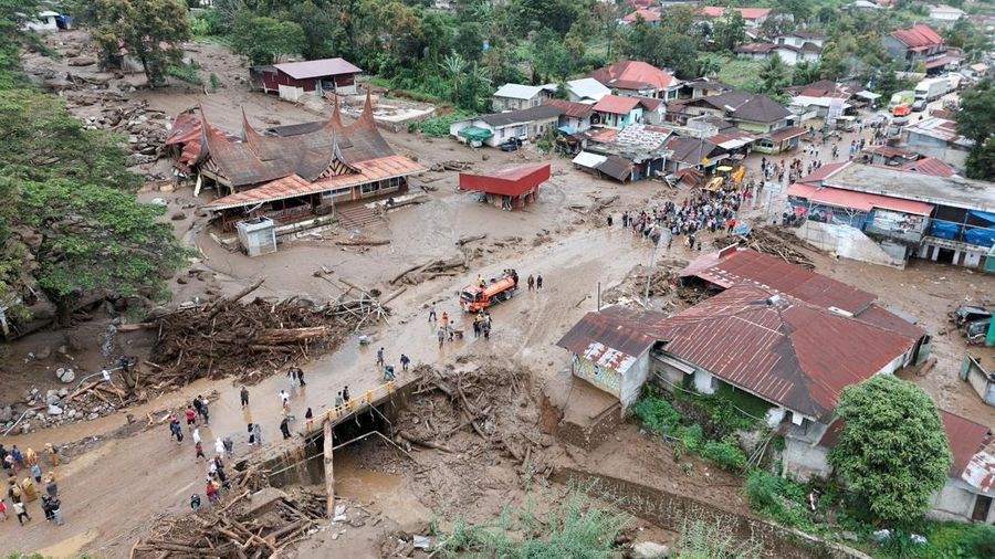 Dampak banjir bandang akibat hujan lebat di Solok, Sumatra Barat, Selasa (22/9/2026). (REUTERS/Wawan Kurniawan)