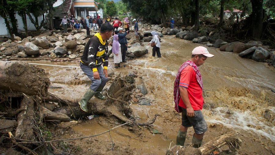 Dampak banjir bandang akibat hujan lebat di Solok, Sumatra Barat, Selasa (22/9/2026). (REUTERS/Wawan Kurniawan)