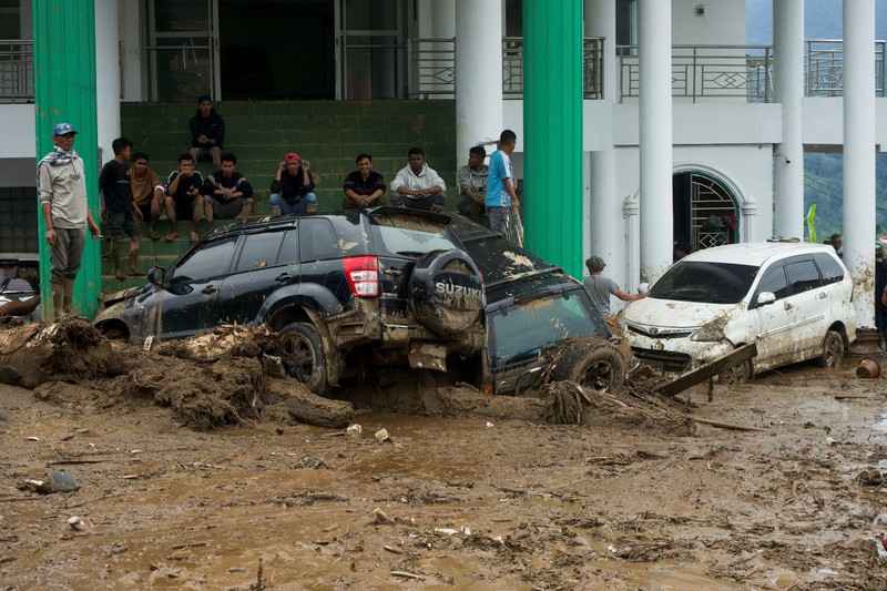 Dampak banjir bandang akibat hujan lebat di Solok, Sumatra Barat, Selasa (22/9/2026). (REUTERS/Wawan Kurniawan)