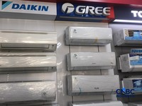 Deretan AC di toko elektronik yang berlokasi di Pasar Ciputat, Selasa (22/9/2026). (CNBC Indonesia/Ferry Sandi)