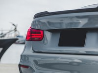 Ilustrasi plat belakang mobil tidak di pasang. (Dok. Magnific)