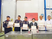 Kementerian Kelautan dan Perikanan (KKP) mengamankan sebanyak 1.048 ton udang impor yang diduga tidak sesuai peruntukan dan tersebar di sejumlah wilayah Jawa Timur. (Dok. Humas KKP)