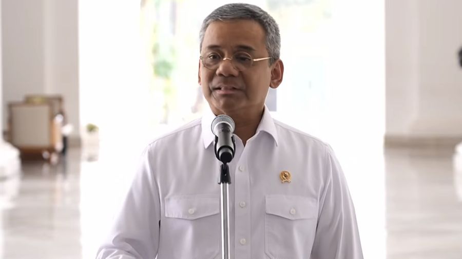 Menteri Keuangan Suahasil Nazara menyampaikan keterangan pers terkait pelunasan hutang BLBL di Istana Merdeka, Jakarta, Selasa (22/9/2026). (YouTube/Sekretariat Presiden)