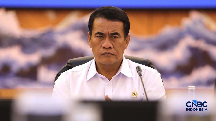 Menteri Pertanian (Mentan), Andi Amran Sulaiman dalam Konferensi Pers Penindakan Impor Ilegal Beras, Garam, dan Balpres di Kantor Pusat Bea Cukai, Jakarta, Selasa (22/9/2026). (CNBC Indonesia/Tri Susilo)
