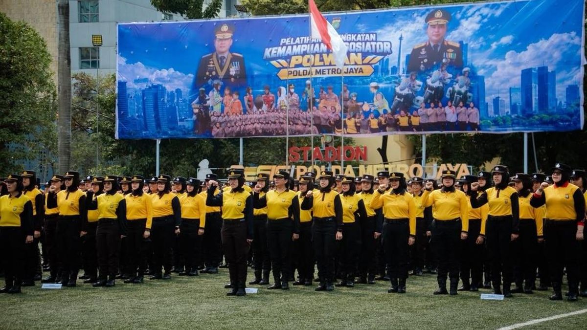Asah Kompetensi, Polwan Polda Metro Latihan Komunikasi hingga Bela Diri