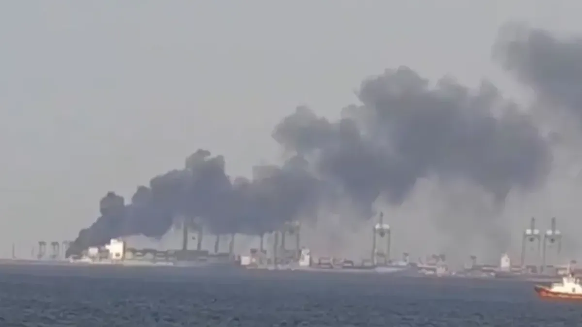 Polisi Selidiki Penyebab Puluhan Tank Kontainter Terbakar di Terminal NPCT1 Priok