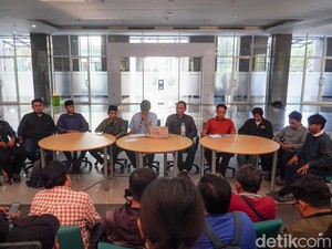 Rektor UINSA Mundur, Mahasiswa Tetap Gelar Aksi hingga Tuntutan Terpenuhi