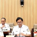 Direktur Utama PT KAI, Bobby Rasyidin saat menyampaikan laporan dalam rapat dengar pendapat dengan Komisi VI DPR RI pada Rabu (23/9/2026). (Tangkapan Layar Youtube/TVR Parlemen)