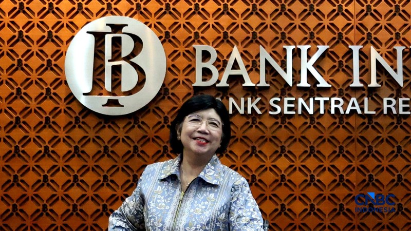 Gubernur Bank Indonesia, Destry Damayanti berinteraksi dengan Dewan Gubernur Bank Indonesia jelang Konferensi Pers Hasil Rapat Dewan Gubernur (RDG) Bulan September 2026 di Ruang Konferensi Pers, Gedung Thamrin Lantai 1, Bank Indonesia, Jakarta Pusat, Rabu, (23/9/2026). (CNBC Indonesia/Muhammad Sabki)