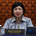 Gubernur Bank Indonesia, Destry Damayanti saat memberi laporan Konferensi Pers Hasil Rapat Dewan Gubernur (RDG) Bulan September 2026 di Ruang Konferensi Pers, Gedung Thamrin Lantai 1, Bank Indonesia, Jakarta Pusat, Rabu (23/9/2026). (CNBC Indonesia/M