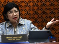 Gubernur Bank Indonesia, Destry Damayanti saat memberi laporan Konferensi Pers Hasil Rapat Dewan Gubernur (RDG) Bulan September 2026 di Ruang Konferensi Pers, Gedung Thamrin Lantai 1, Bank Indonesia, Jakarta Pusat, Rabu (23/9/2026). (CNBC Indonesia/M
