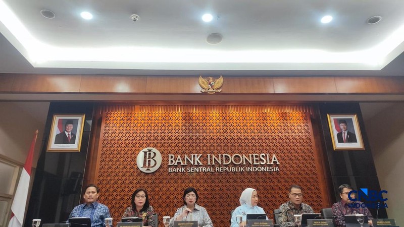 Gubernur Bank Indonesia, Destry Damayanti saat menyampaikan Hasil Rapat Dewan Gubernur Bulan September 2026 di Gedung Bank Indonesia, Jakarta, Rabu (23/9/2026).