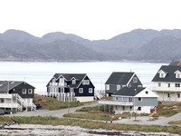 Kawasan pelabuhan lama di Nuuk, Greenland, pada 22 September 2026. (Tangkapan Layar Video Reuters/)