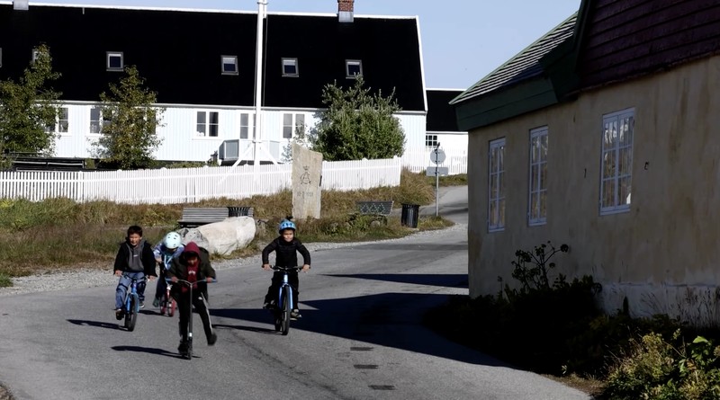 Kawasan pelabuhan lama di Nuuk, Greenland, pada 22 September 2026. (Tangkapan Layar Video Reuters/)