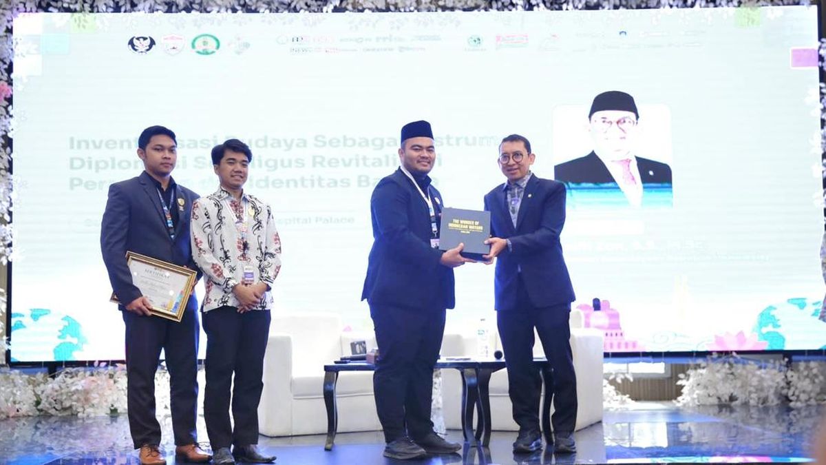 Buka Simposium PPI Dunia Kairo, Fadli Zon Minta Pelajar Jadi Kurator Budaya