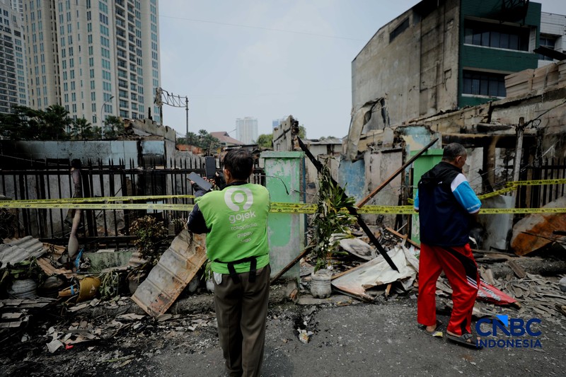 Kondisi pasca kebakaran yang melanda kawasan Kebayoran Lama, Jakarta Selatan, Rabu (23/9/2026). (CNBC Indonesia/Tri Susilo)