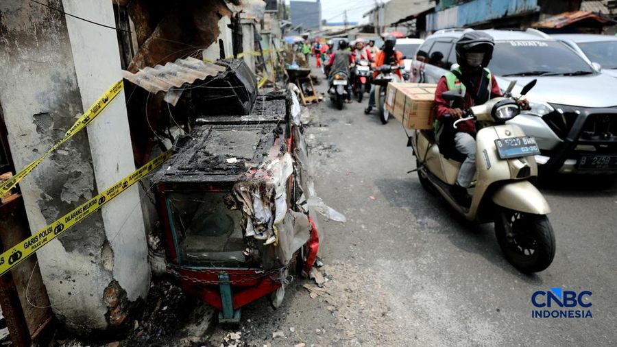 Kondisi pasca kebakaran yang melanda kawasan Kebayoran Lama, Jakarta Selatan, Rabu (23/9/2026). (CNBC Indonesia/Tri Susilo)