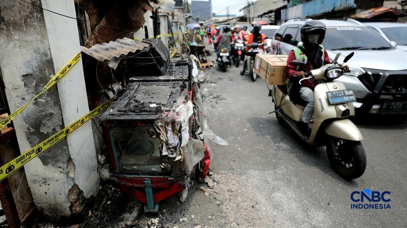 Kondisi pasca kebakaran yang melanda kawasan Kebayoran Lama, Jakarta Selatan, Rabu (23/9/2026). (CNBC Indonesia/Tri Susilo)