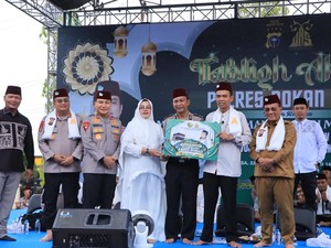 Kapolda Riau Hadiri Tabligh Akbar Bareng UAS di Rohil, Bawa Pesan Jaga Alam