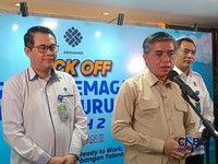 Menteri Ketenagakerjaan (Menaker) Yassierli saat konferensi pers di Gedung Vokasi Kemnaker, Jakarta, Rabu (23/9/2026). (CNBC Indonesia/Martyasari Rizky)