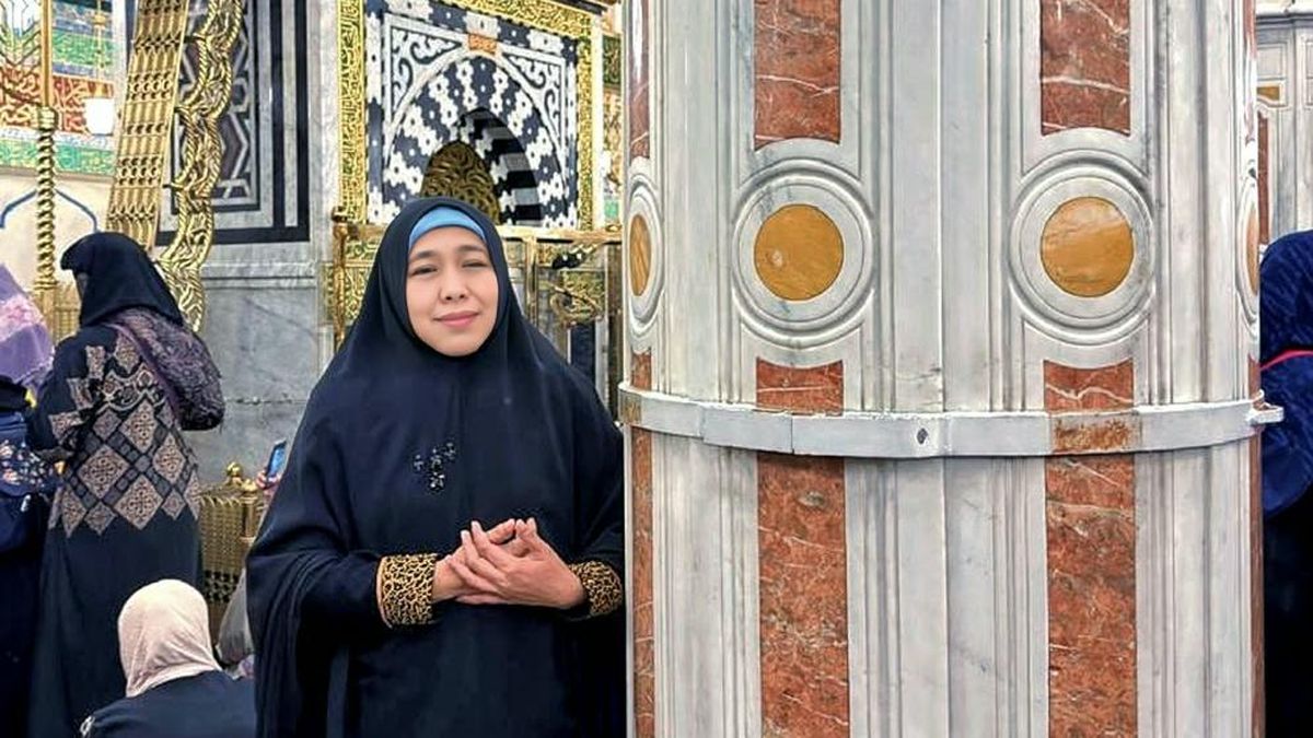 Khofifah Ajak Umat Teladani Sayyidah Aisyah Saat di Raudhah