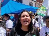 Wartawan sekaligus calon gubernur asal Peru, Susy Ysabel Aponte Polo de Tello, memberikan wawancara sesaat sebelum ia ditembak di Caraz, Peru, pada 19 September 2026. (VICTOR CASTILLO/ RIMA RIMA NOTICIAS/via REUTERS )