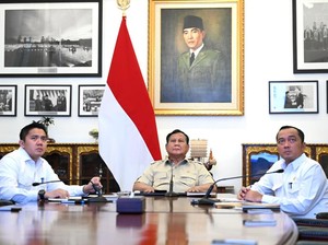 Prabowo Pantau Penanganan Karhutla, Sisa 209,78 Hektare Terus Dipadamkan