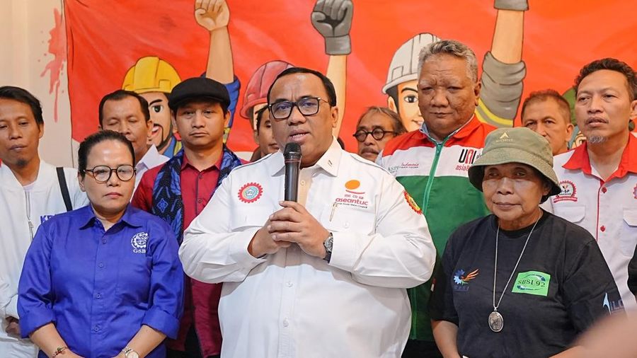 Presiden Konfederasi Serikat Pekerja Seluruh Indonesia (KSPSI) Andi Gani Nena Wea saat konferensi pers tentang rencana demo 50.000 buruh, di Kantor Sekretariat Bersama KBPBI, Tebet, Jakarta Selatan, Rabu (23/9/2026). (Dok. KSPSI)