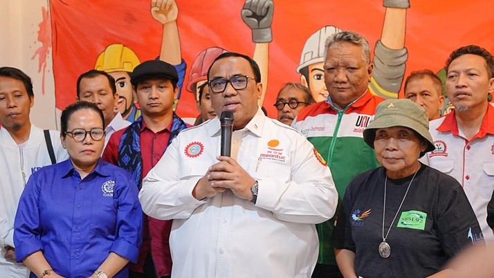 Presiden Konfederasi Serikat Pekerja Seluruh Indonesia (KSPSI) Andi Gani Nena Wea saat konferensi pers tentang rencana demo 50.000 buruh, di Kantor Sekretariat Bersama KBPBI, Tebet, Jakarta Selatan, Rabu (23/9/2026). (Dok. KSPSI)