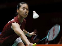 Putri Kusuma Wardani dari Indonesia beraksi pada pertandingan semifinal beregu putri melawan Zhiyi Wang dari China di Ichinomiya City Municipal Gymnasium, Ichinomiya, Jepang, Rabu (23/9/2026). (REUTERS/Eloisa Lopez)