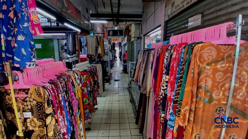 Suasana lengang perdagangan di Pasar Pondok Labu, Jakarta Selatan, Rabu (23/9/2026). (CNBC Indonesia/Tri Susilo)