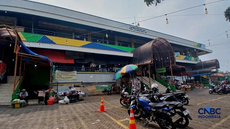 Suasana lengang perdagangan di Pasar Pondok Labu, Jakarta Selatan, Rabu (23/9/2026). (CNBC Indonesia/Tri Susilo)