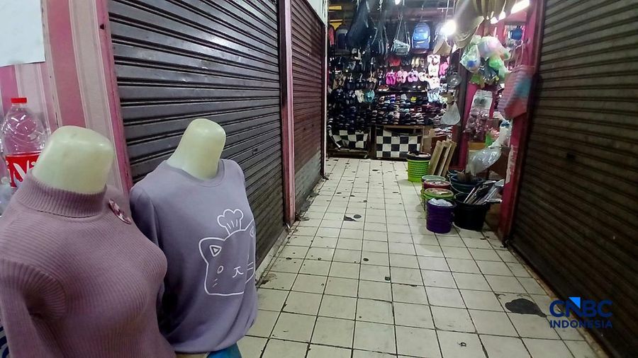 Suasana lengang perdagangan di Pasar Pondok Labu, Jakarta Selatan, Rabu (23/9/2026).