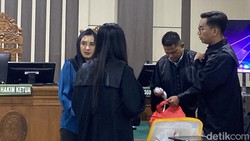 Eks Bupati Pekalongan Fadia Arafiq Dituntut 5 Tahun Bui