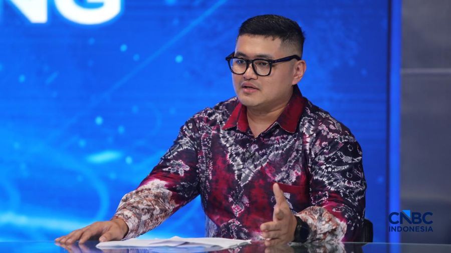 Direktur Teknologi Informasi dan Operasional PT Bank Amar Indonesia Tbk, Kevin Kane Wardhana menyampaikan paparan dalam Digital Banking Forum 2026 di Jakarta, Kamis (24/9/2026). (CNBC Indonesia/Faisal Rahman)