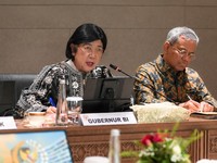 Gubernur Bank Indonesia, Destry Damayanti dan Menteri Keuangan, Suahasil Nazara saat mengikuti rapat koordinasi dengan Wakil Ketua DPR,  Sufmi Dasco Ahmad di Gedung Nusantara III, Kompleks Parlemen, Jakarta. (Instagram/sufmi_dasco)