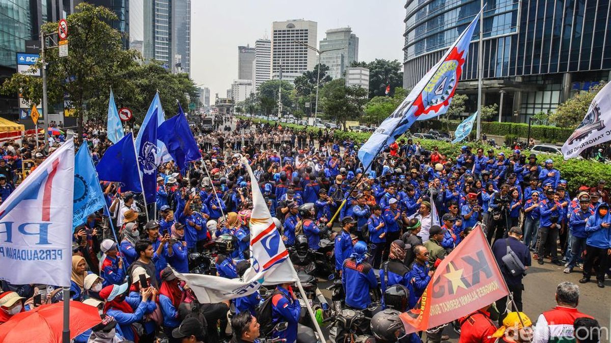 Polda Metro Jaya Apresiasi Massa Buruh Berjalan Aman dan Kondusif — NadiKabar.com