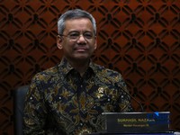Menteri Keuangan Suahasil Nazara  dalam Konferensi Pers Sinergi Kebijakan Moneter & Fiskal di Ruang Konferensi Pers, Gedung Thamrin Lantai 1, Bank Indonesia, Jakarta Pusat, Kamis (24/9/2026). (CNBC Indonesia/Muhamad Sabki)