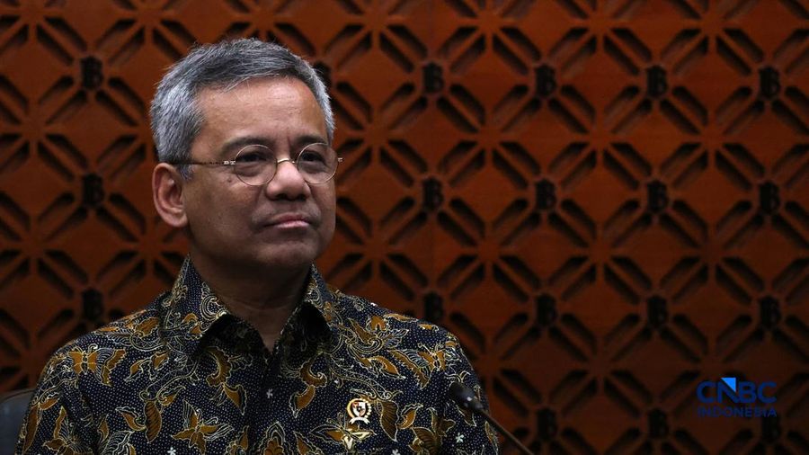 Menteri Keuangan Suahasil Nazara  dalam Konferensi Pers Sinergi Kebijakan Moneter & Fiskal di Ruang Konferensi Pers, Gedung Thamrin Lantai 1, Bank Indonesia, Jakarta Pusat, Kamis (24/9/2026). (CNBC Indonesia/Muhamad Sabki)