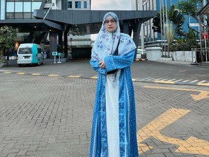 Mitha The Virgin Menangis Diperlihatkan Foto AI Bareng Mendiang Ibu