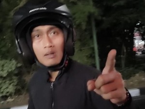 Sosok Oknum Satpol PP Surabaya Diduga Halangi Ambulans Bawa Jenazah